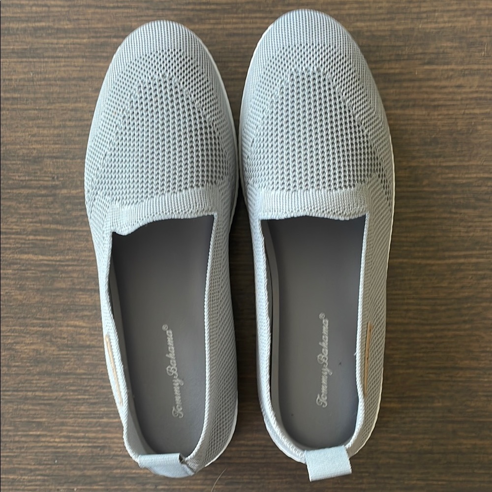 TOMMY BAHAMA GREY CASUAL MESH SLIP-ON FLATS Size 9 - Picture 4 of 16